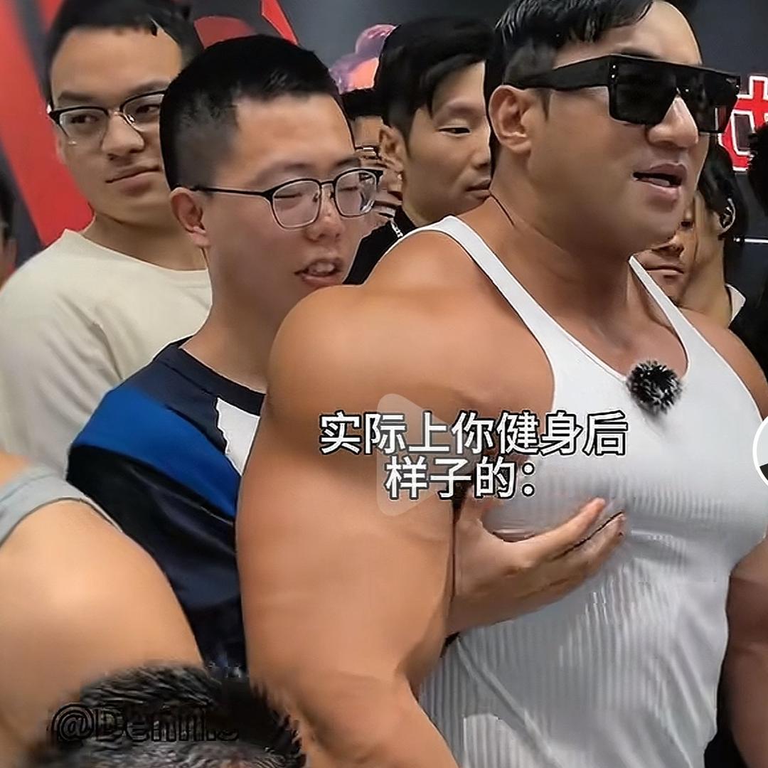 Easy轻松哥（拾铁兽活动年卡锁定直播）