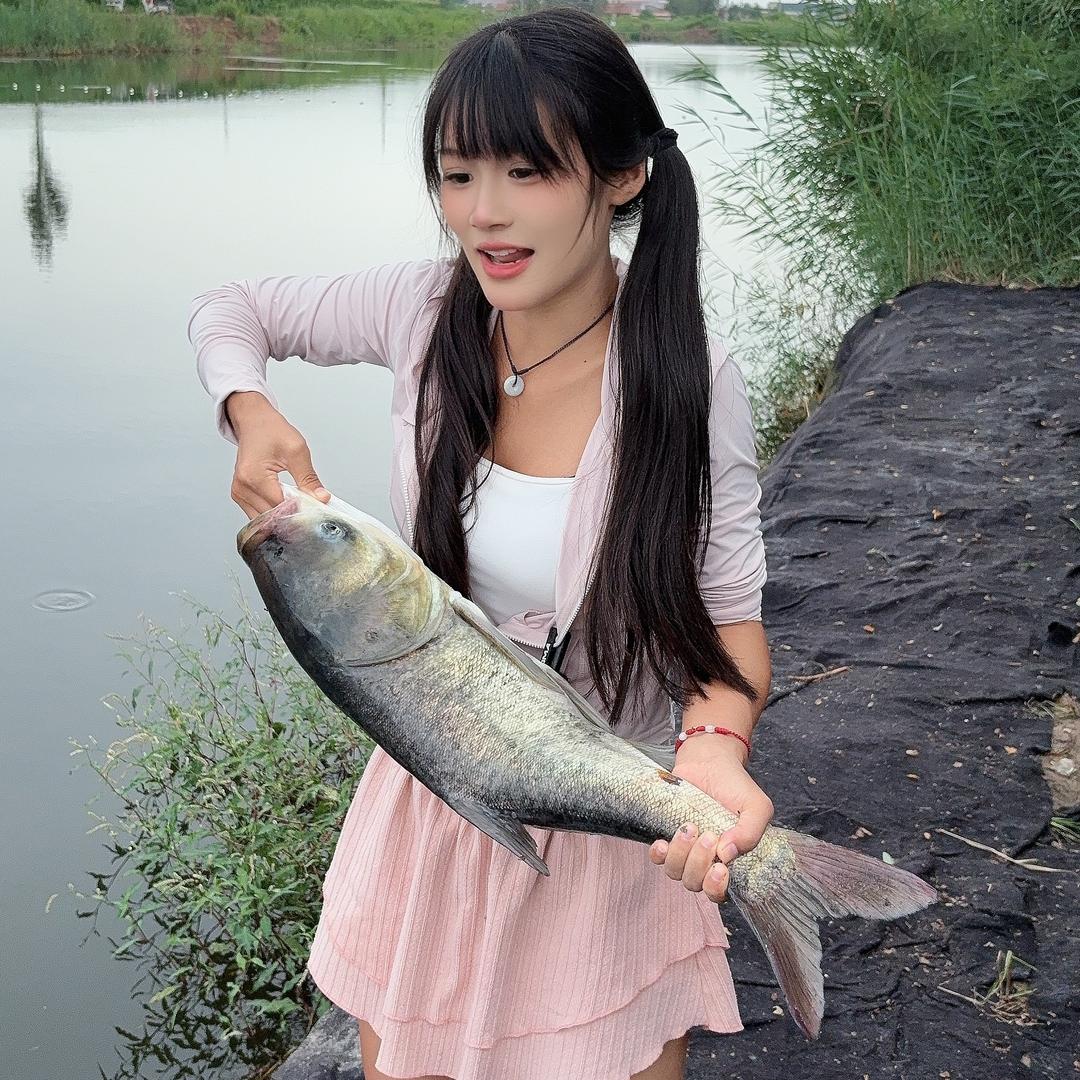 爱钓鱼的小熊🎣