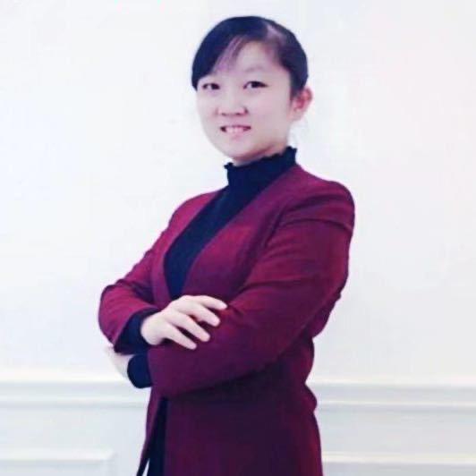 鸿顺幼教七彩阳光幼儿园张园长