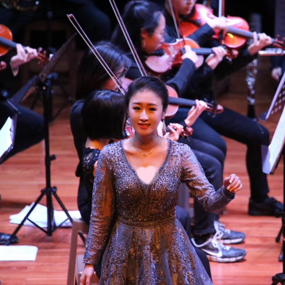 SHENGYI 旅俄女高音