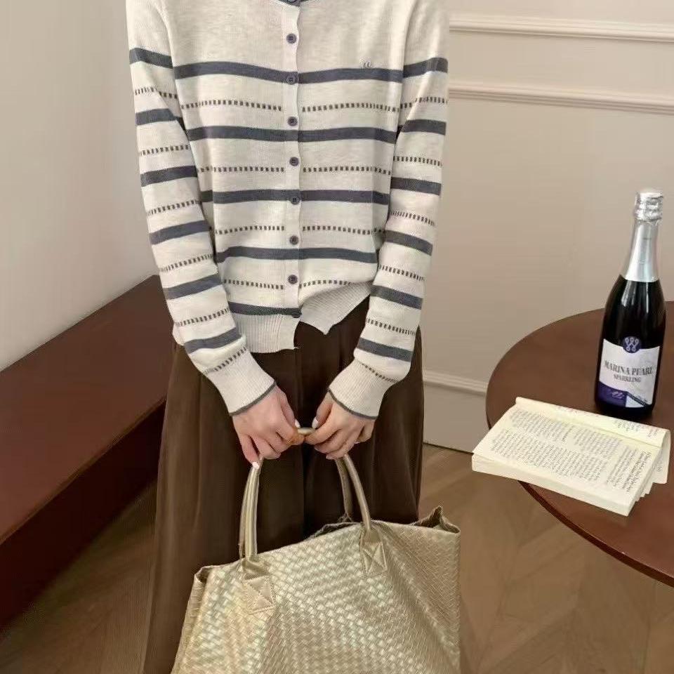 简穗时尚服装店