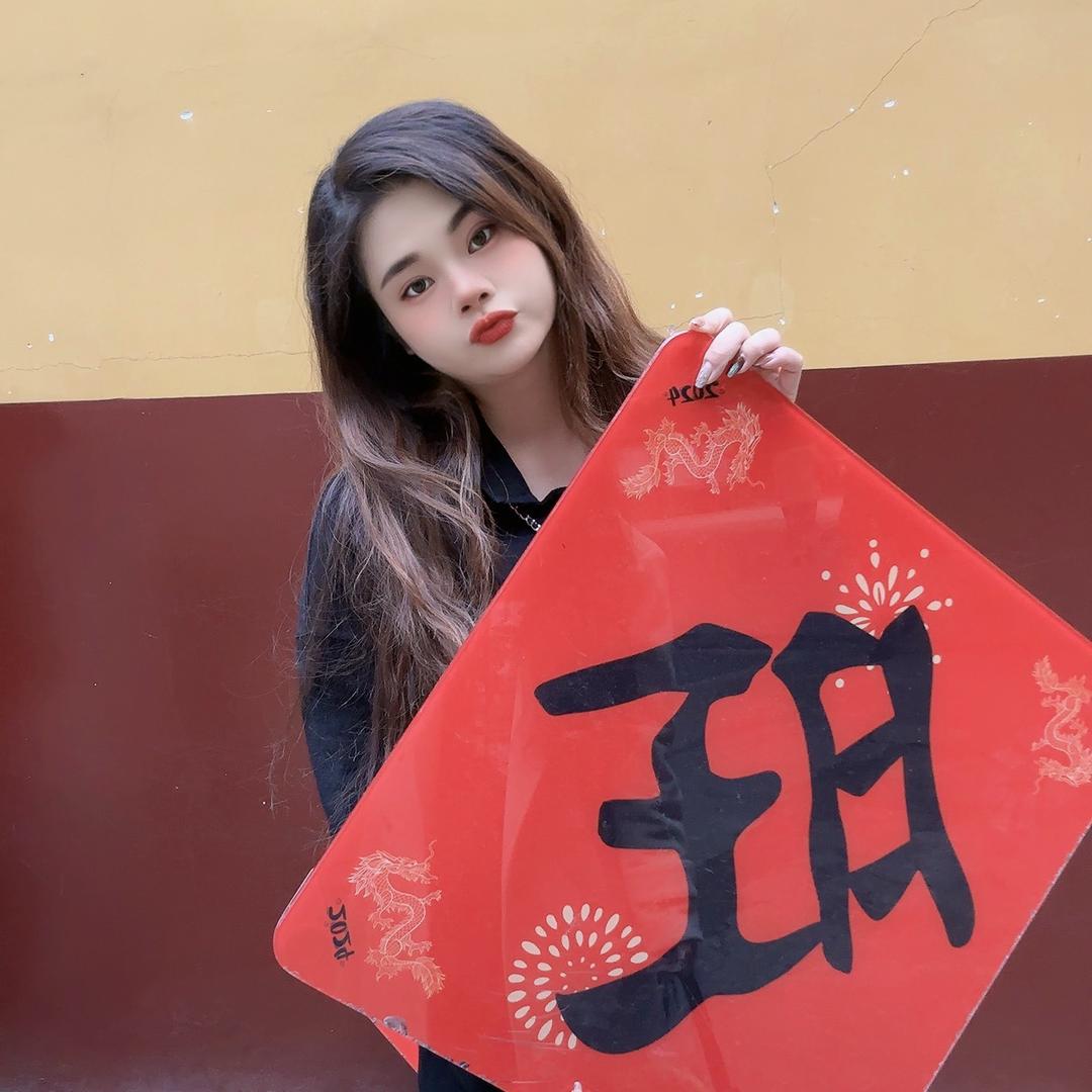 蘑菇姐妹女装店