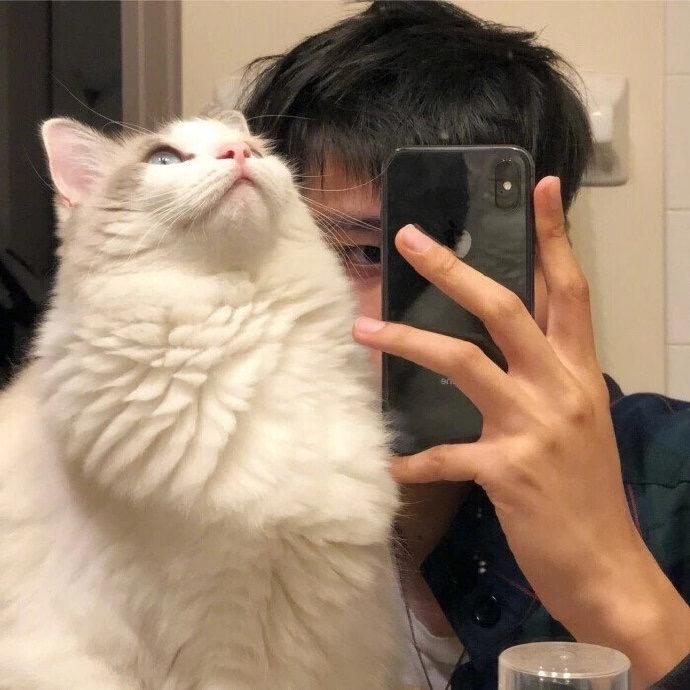 小巨别长痘