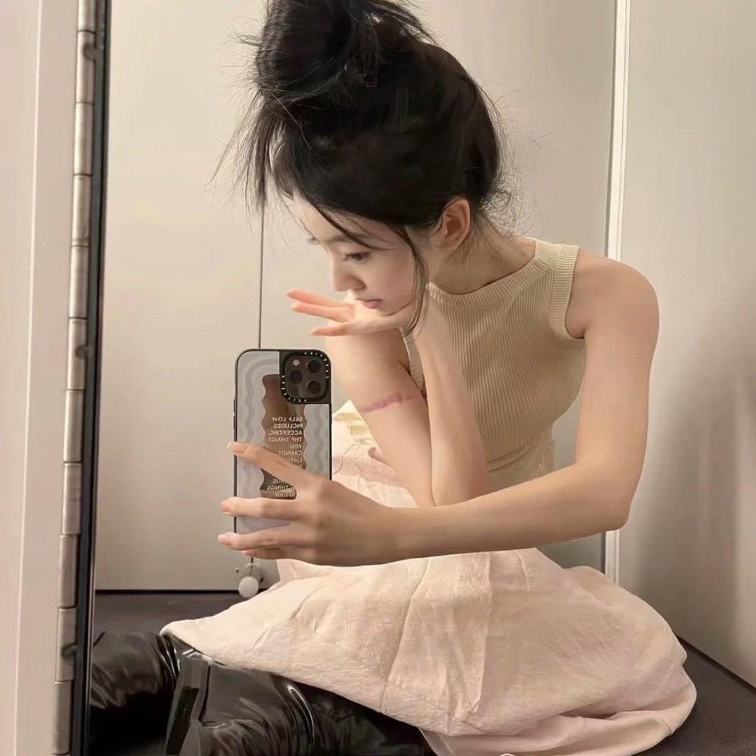 极品圆脸微胖小美女