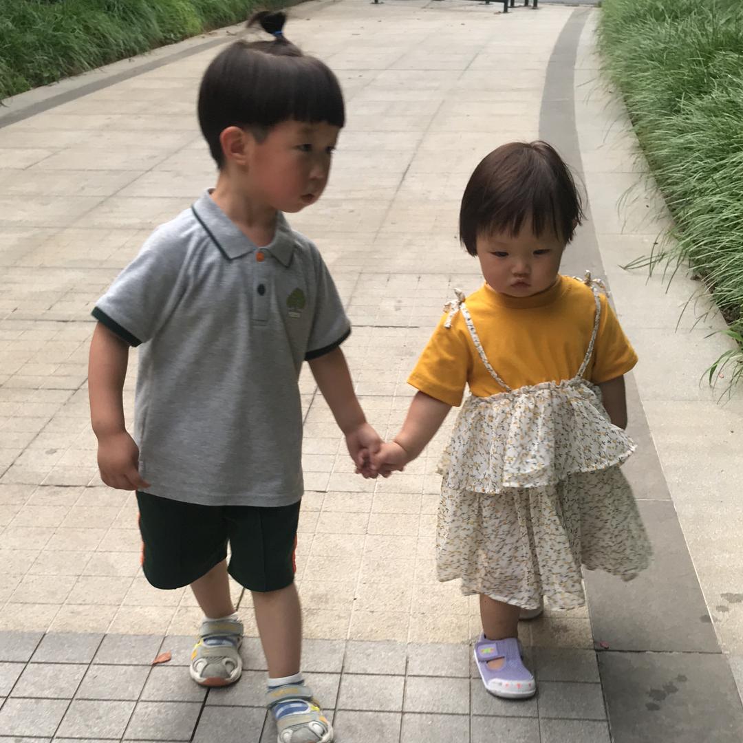 慕白。