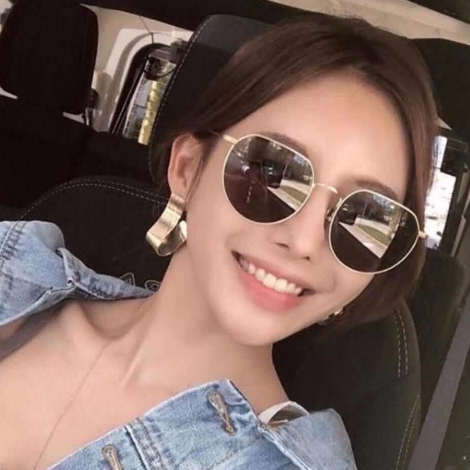 荣成市牧儿女装.中韩集合店