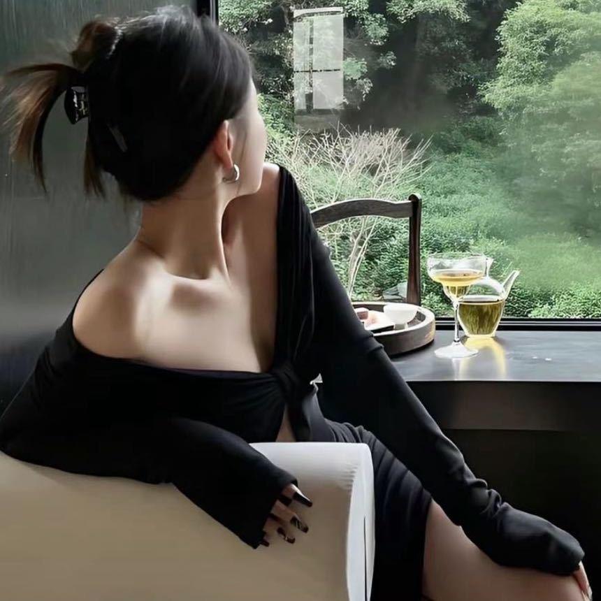 莹莹♡ ♡
