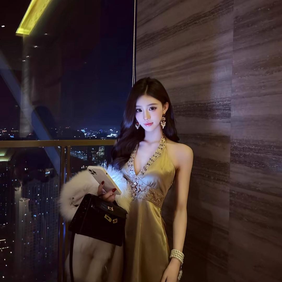 언  니.