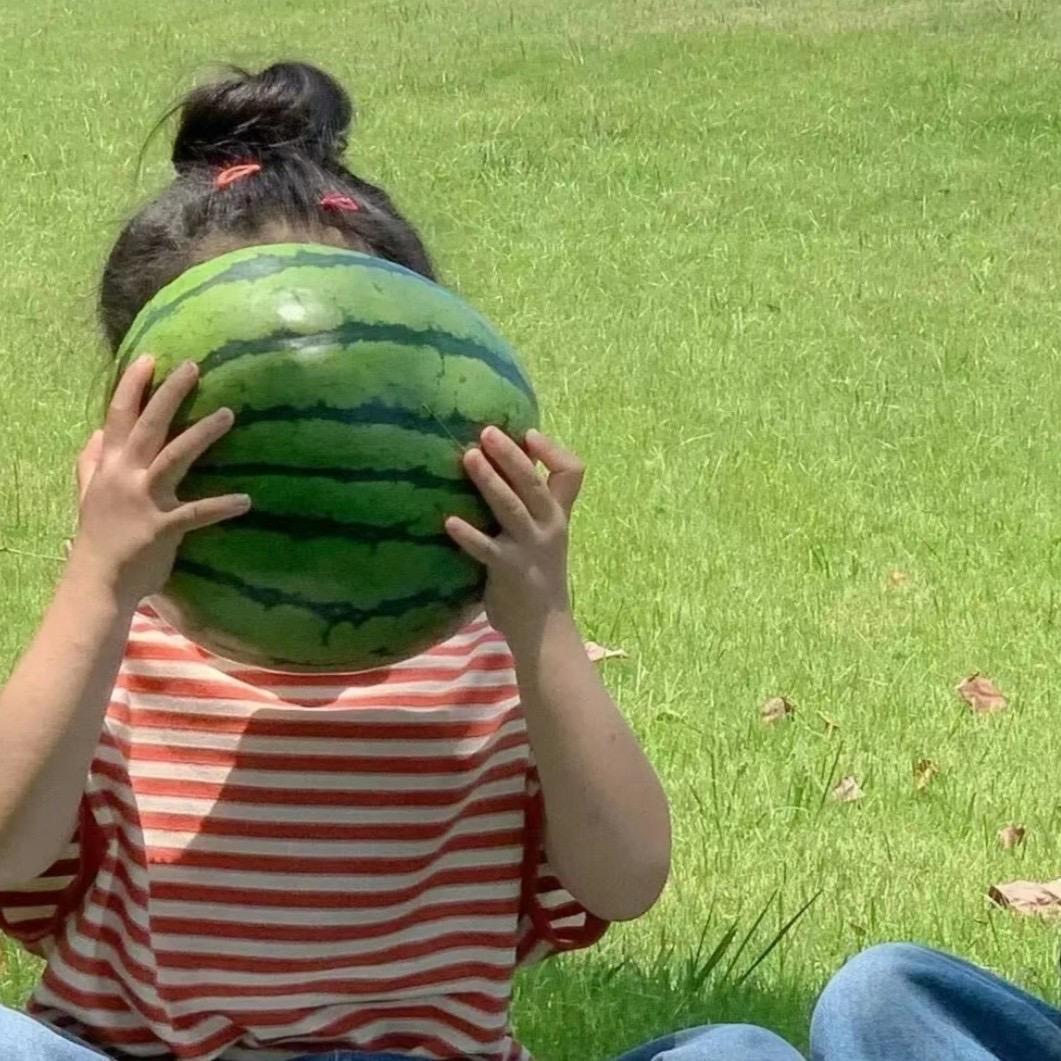 欣欣子.