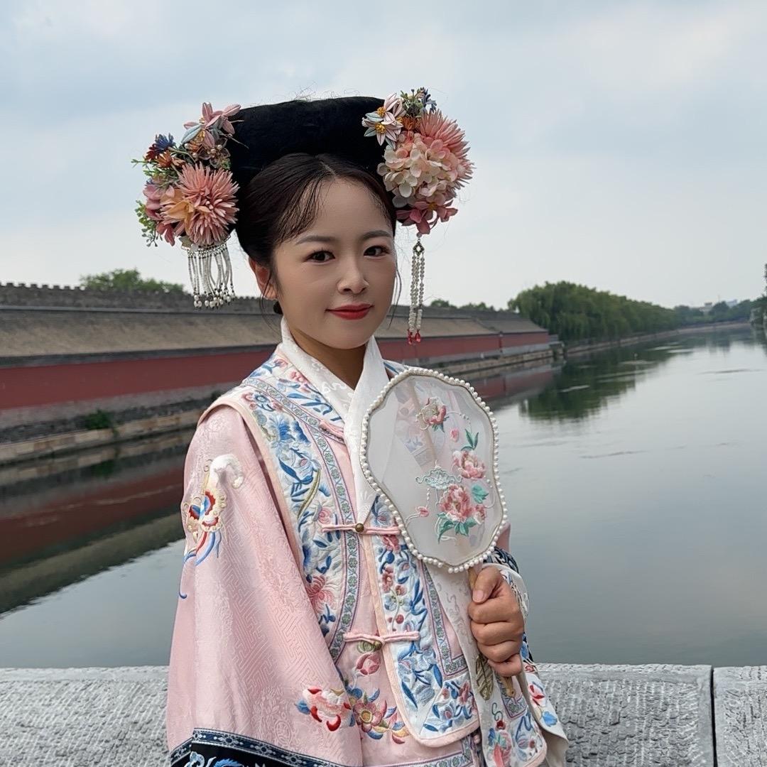 岳岳小姐姐