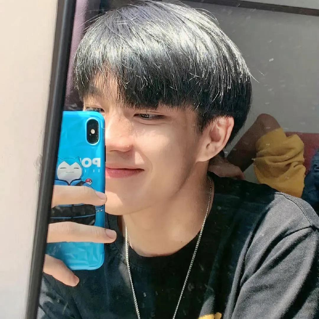 开坦克的張深情