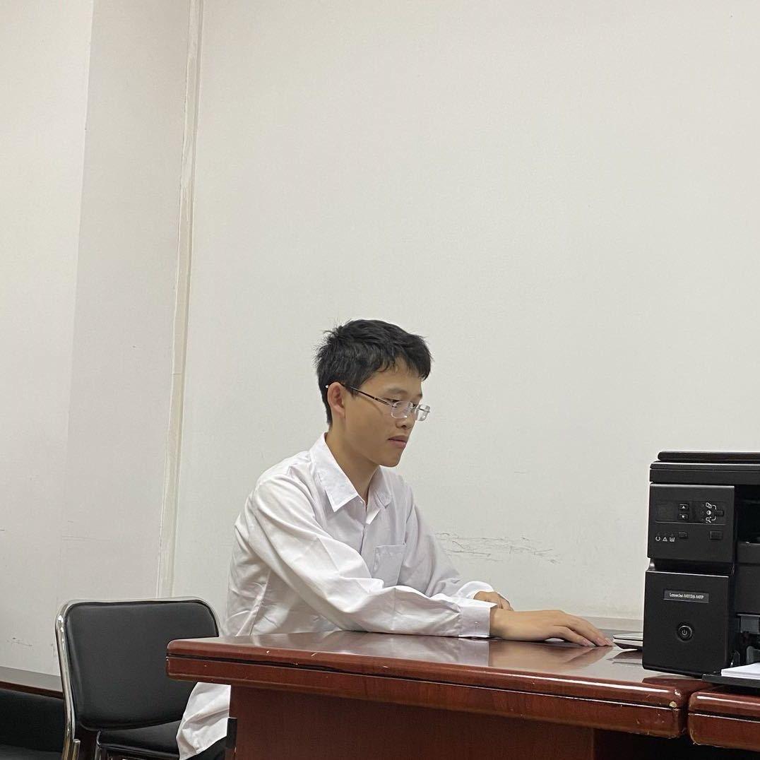 公办院校何老师
