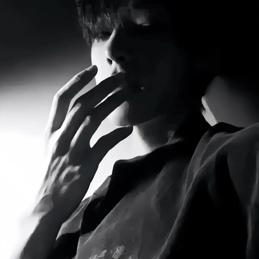 五十八岁秃头老太