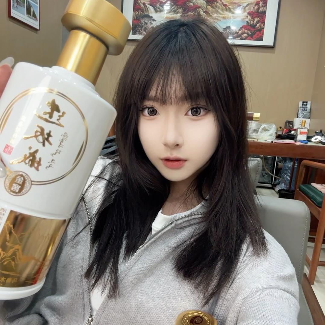 豆豆爱喝酒