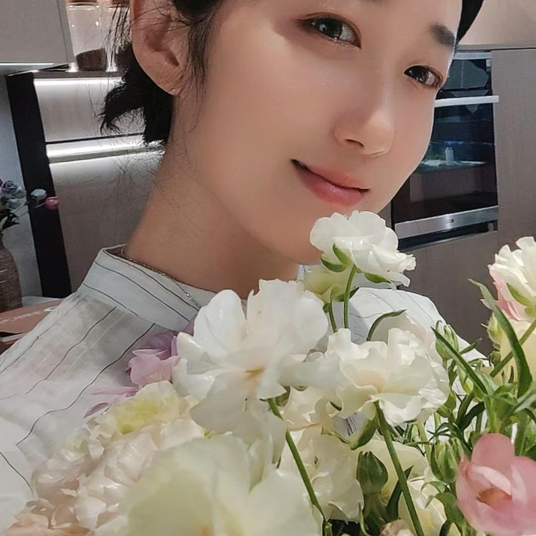 蓝莓味的不倒翁夫人