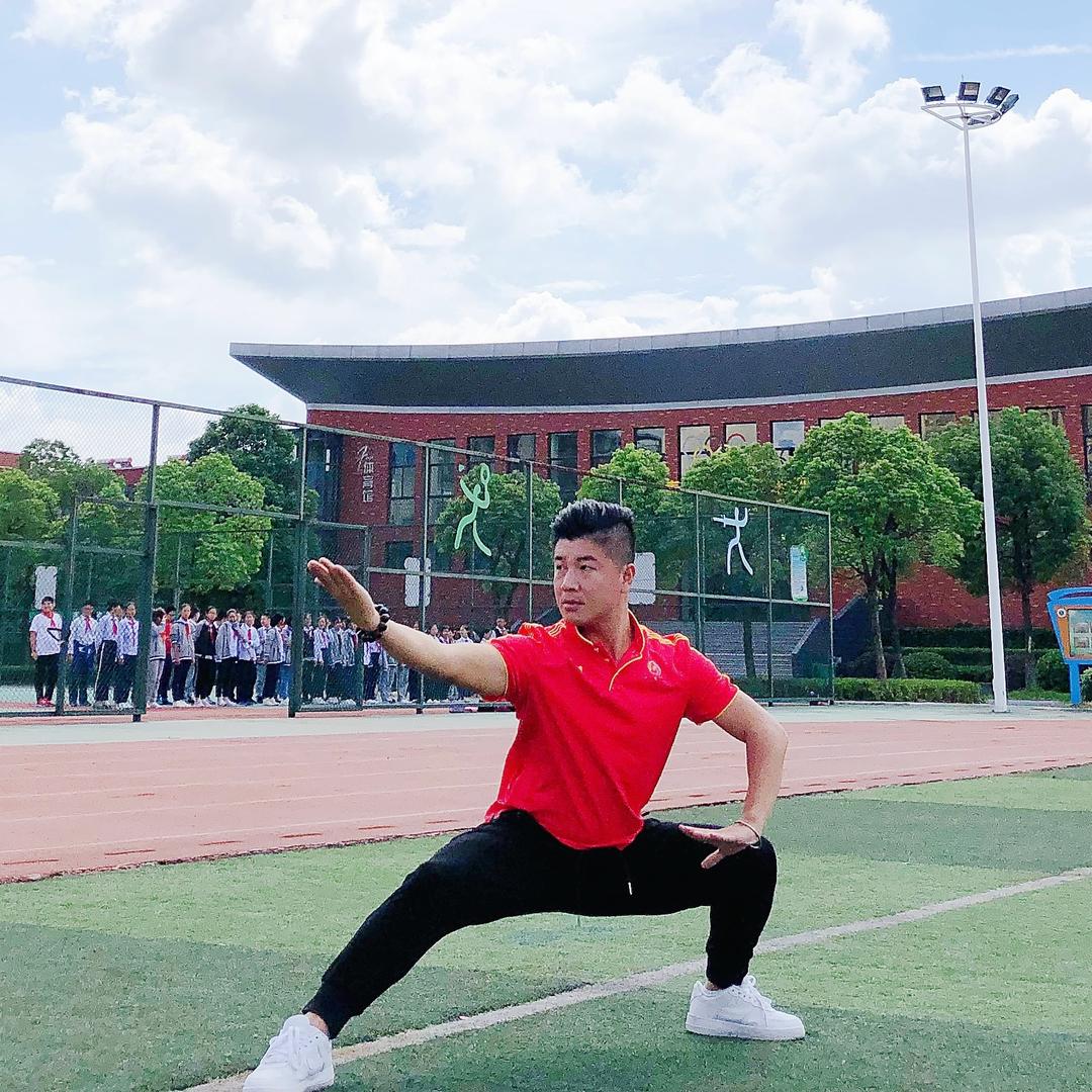 极武美少年 . 赵士虎
