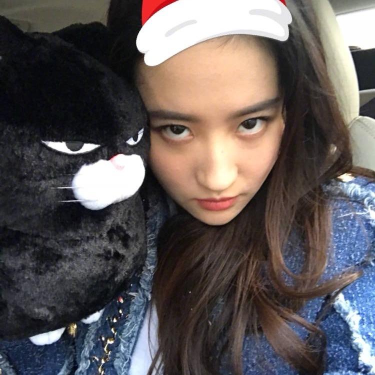 只想秒睡的大美女