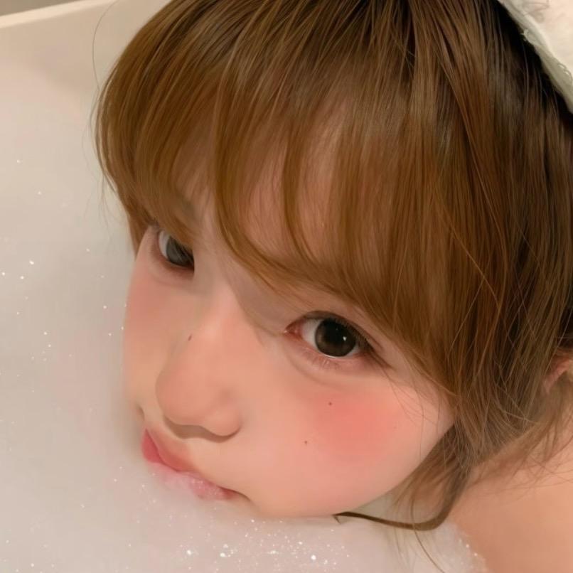 小魚^