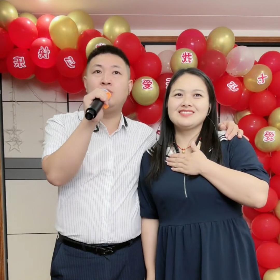 小波夫妇超市
