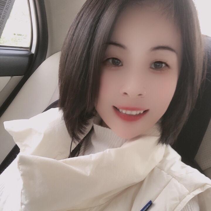 单眼皮的小姐姐