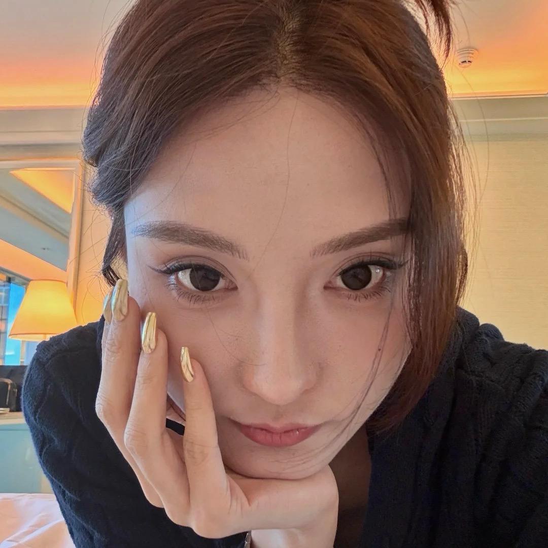 李予诺（直播爆款穿搭分享）