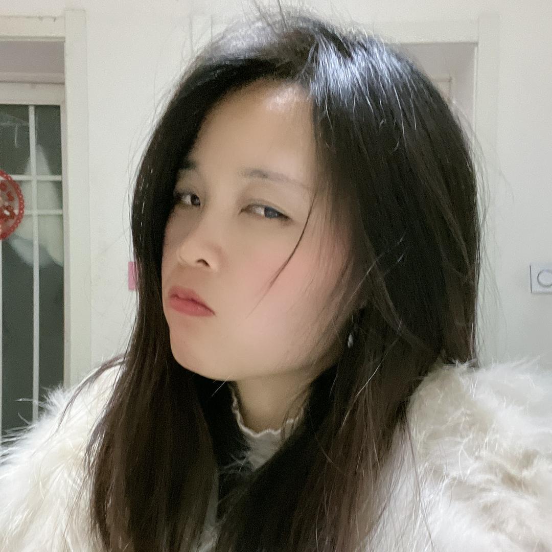 爱养花的小妮子