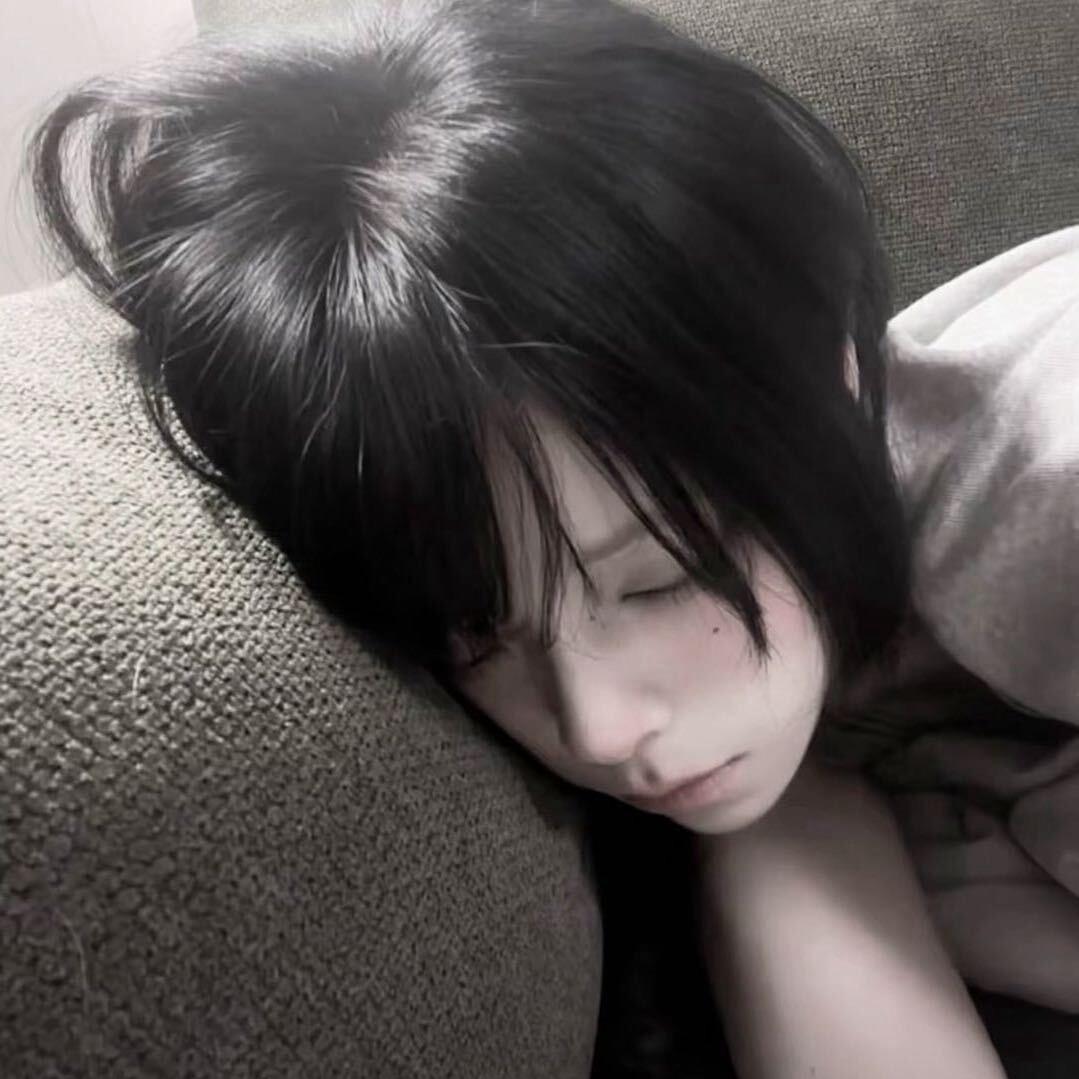 雨天装忧郁被打