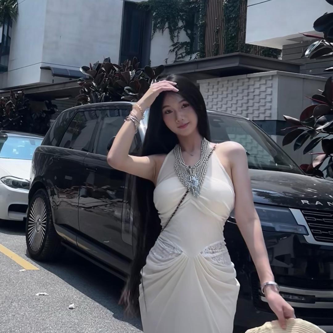 女主