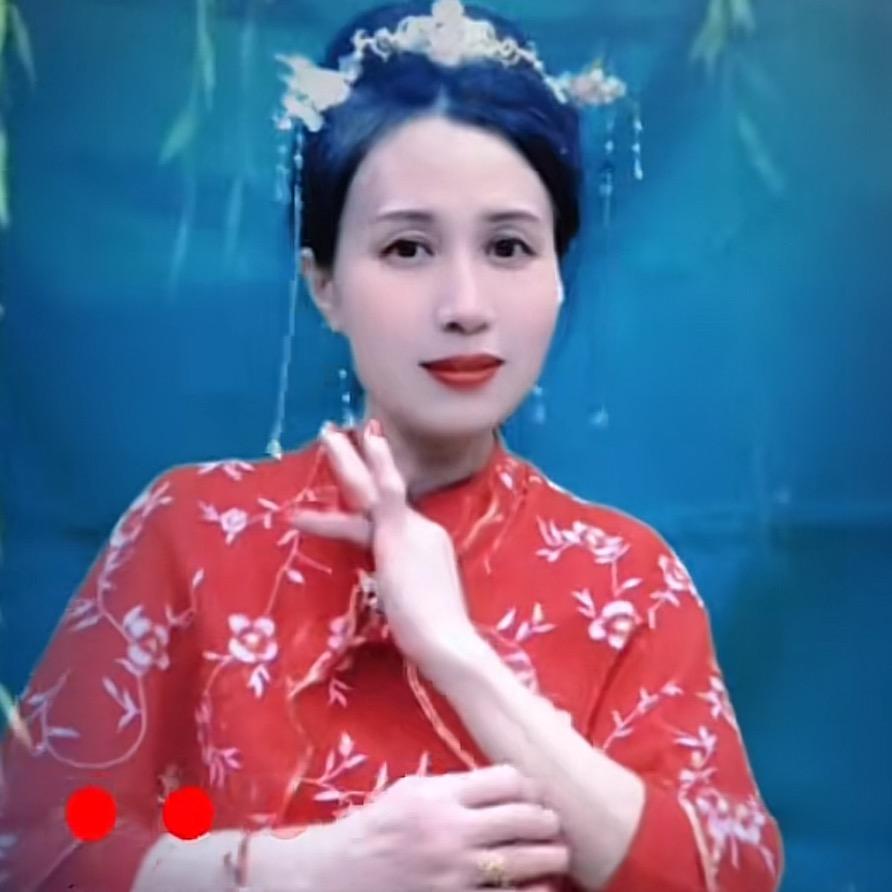 蓝芯🌷 英儿