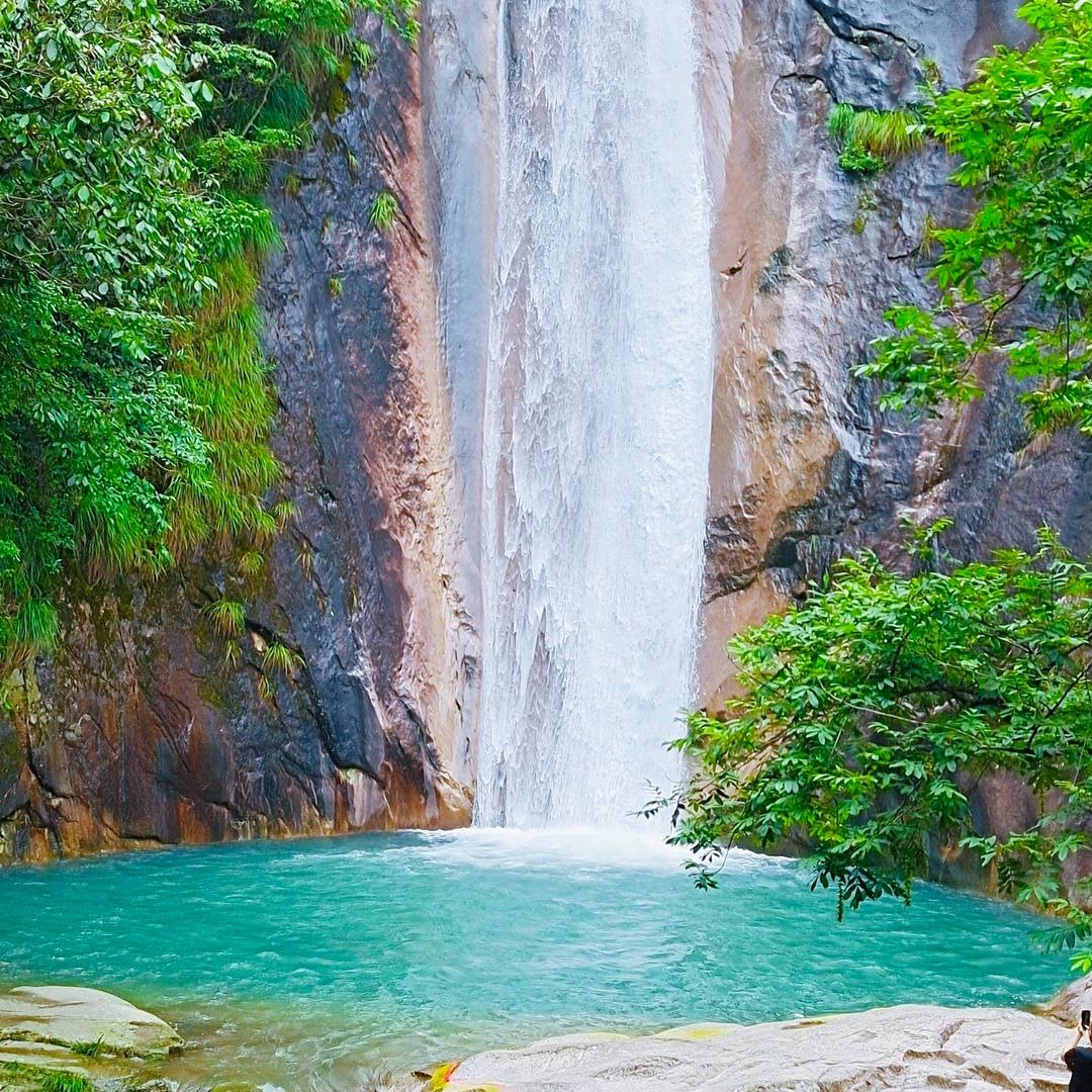青阳县陵阳镇神龙谷民宿酒店（个体工商户）