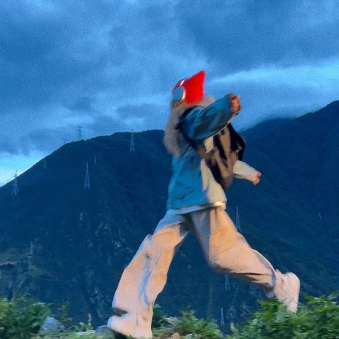 江辰.