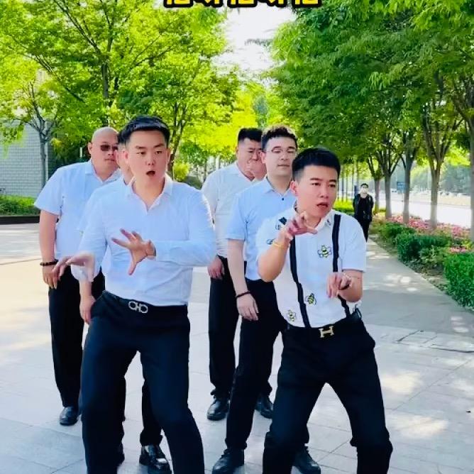 赵佳乐男女团队逐梦男女90零后团长