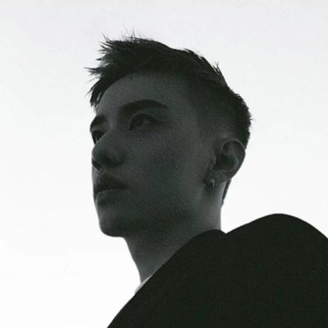 爱喝冰美式的小璐