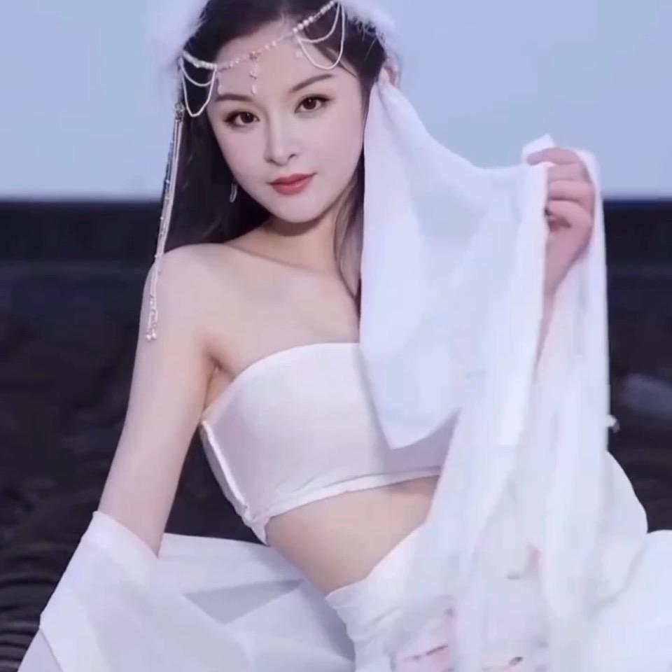 浅笑伊人^_^落红尘