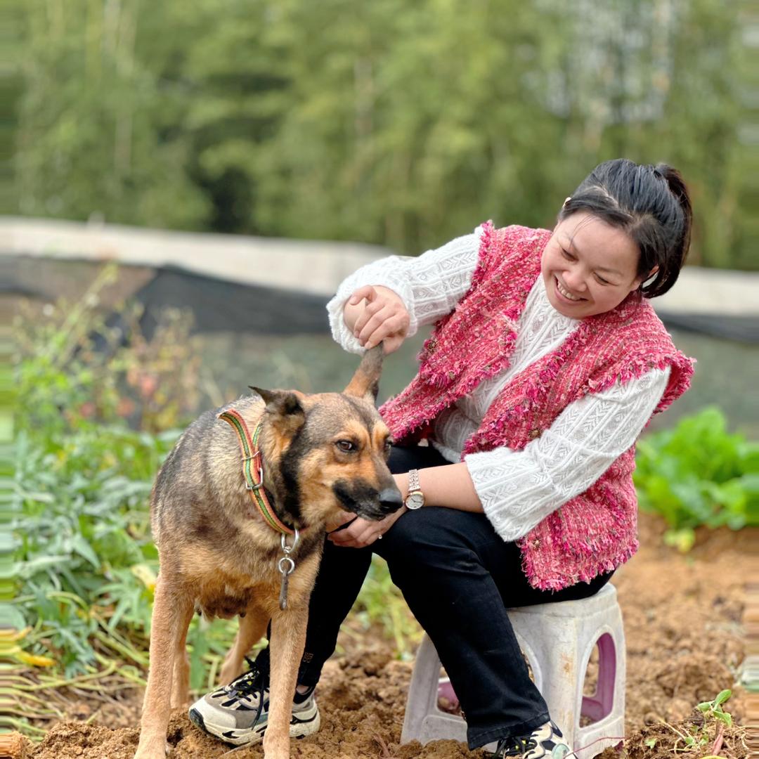 梅华：妍秀女装