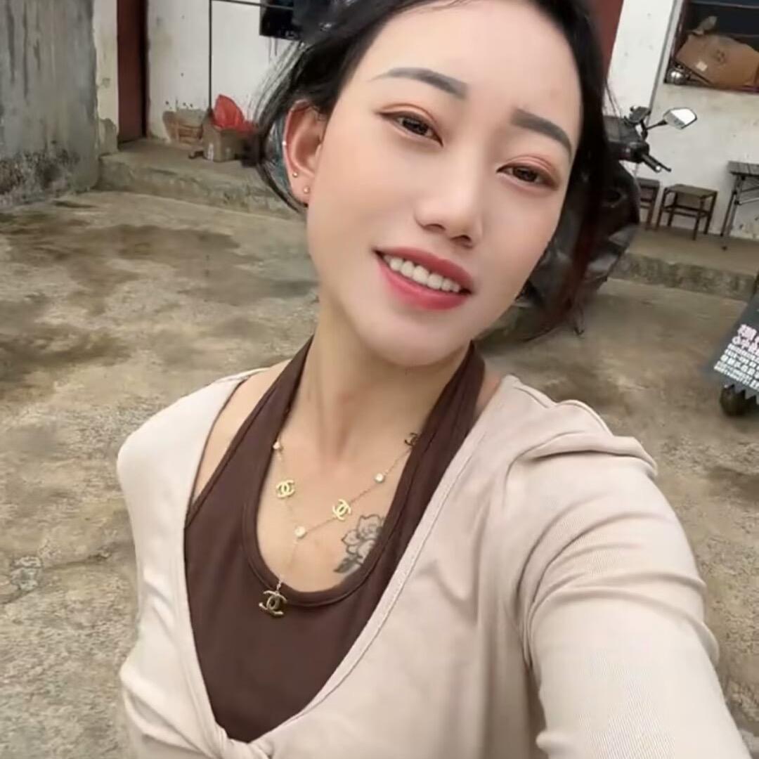 杨娇努力生活，