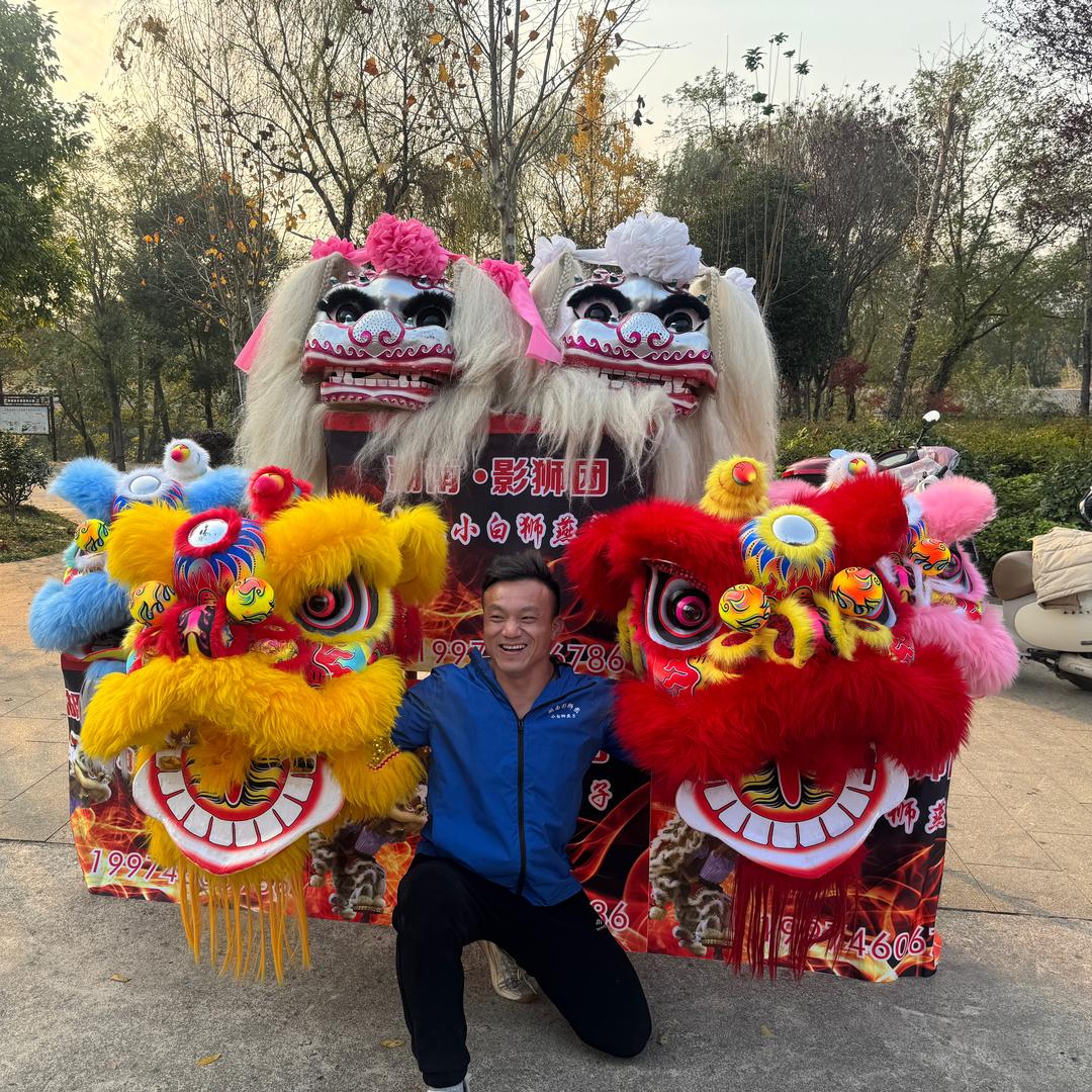 湖南影狮团小白狮（燕子）