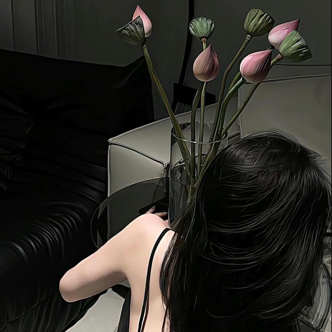 深情小美ᐝᥫᩣ