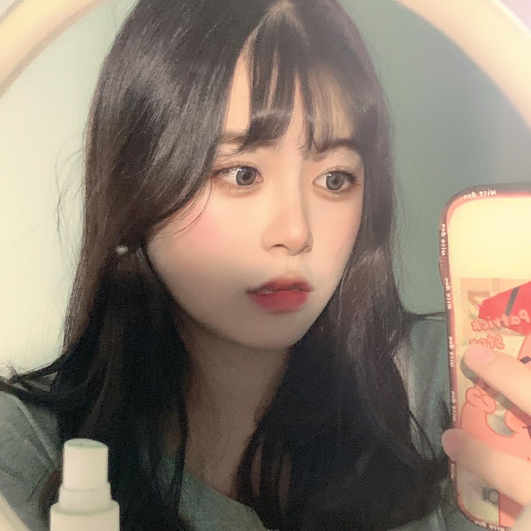 lonely.💕