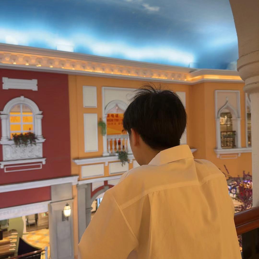 满山的猴子我腚最红