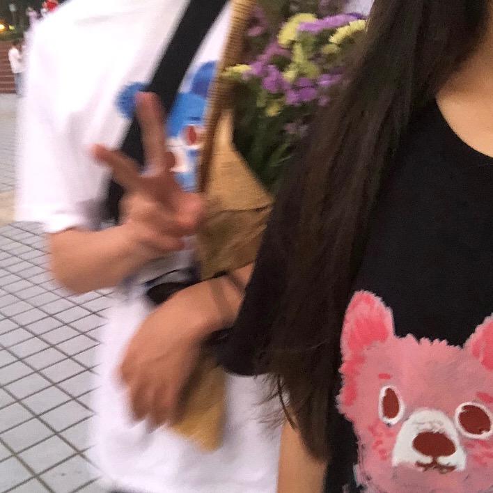 贝贝.