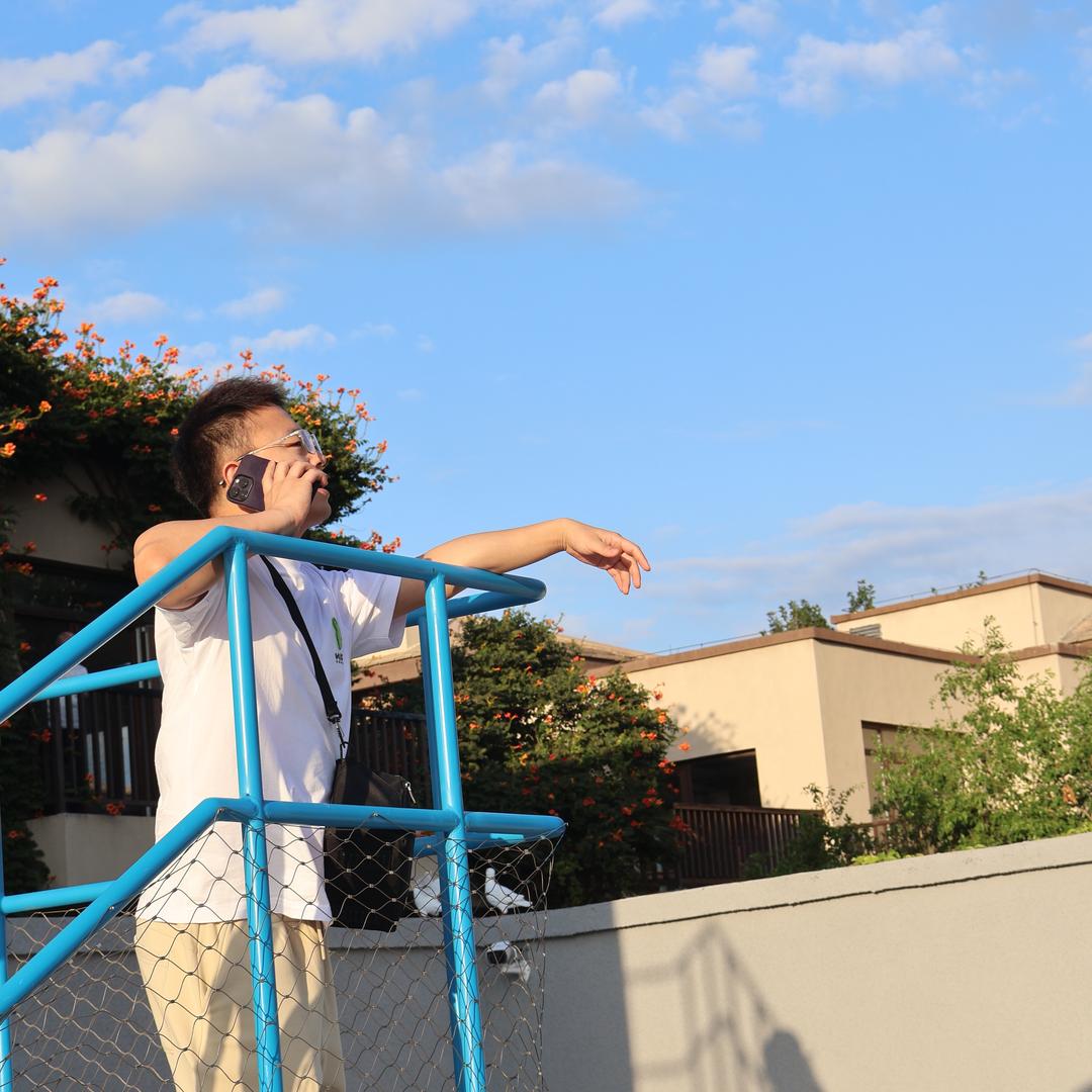 不会画素描的韓（结婚啦）