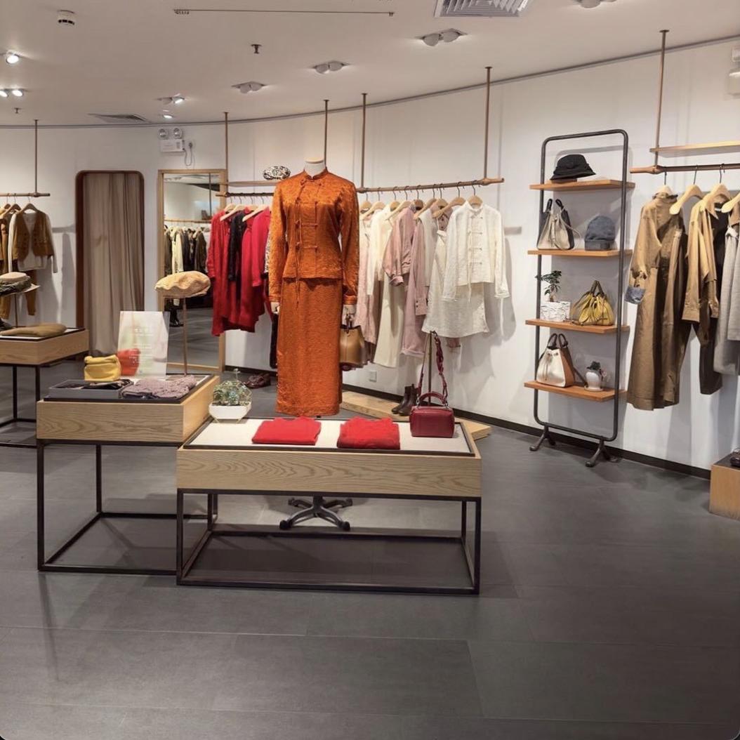 钟晚晴女装店