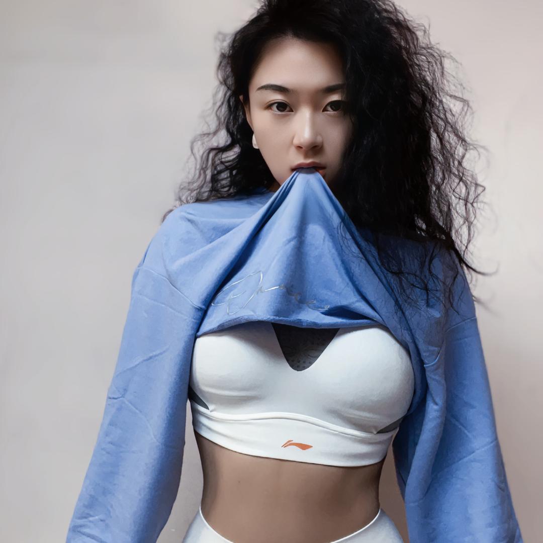 街健妆晓蕾