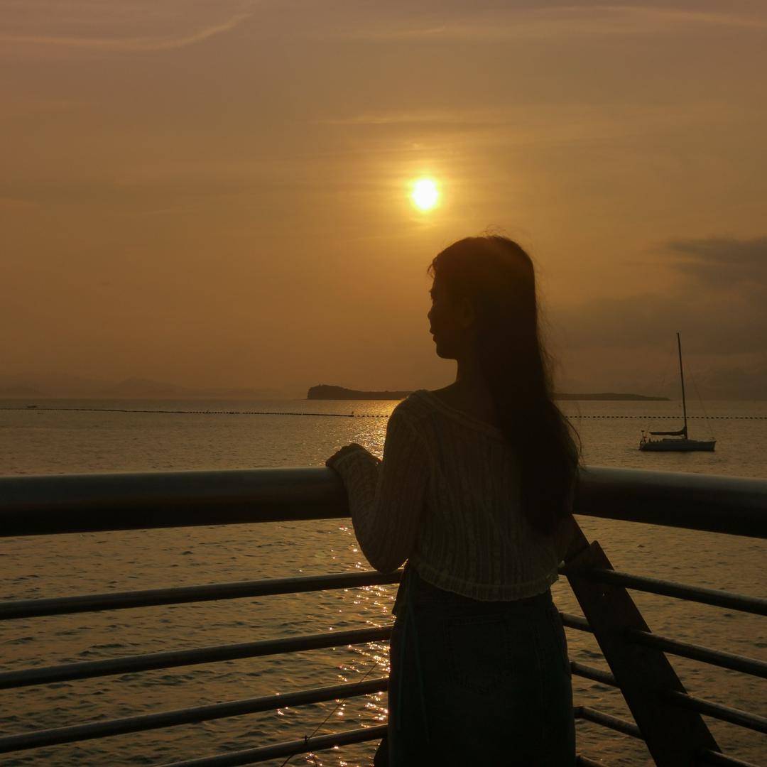 笑而不语痛而不言