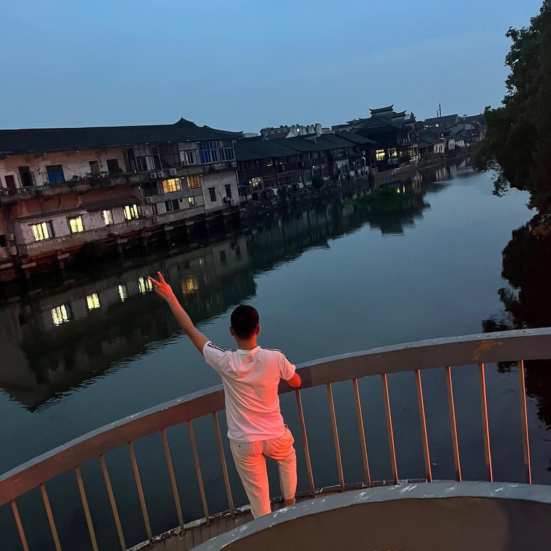 青岛房产白小白