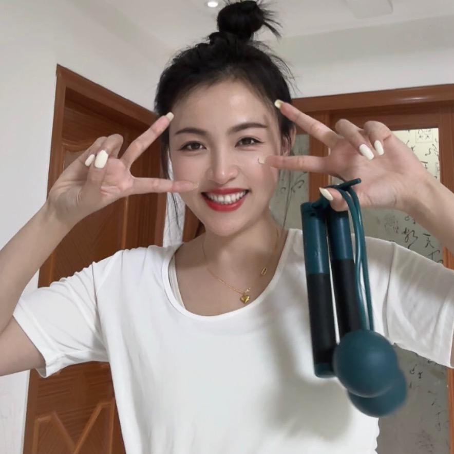 燕子在跳绳