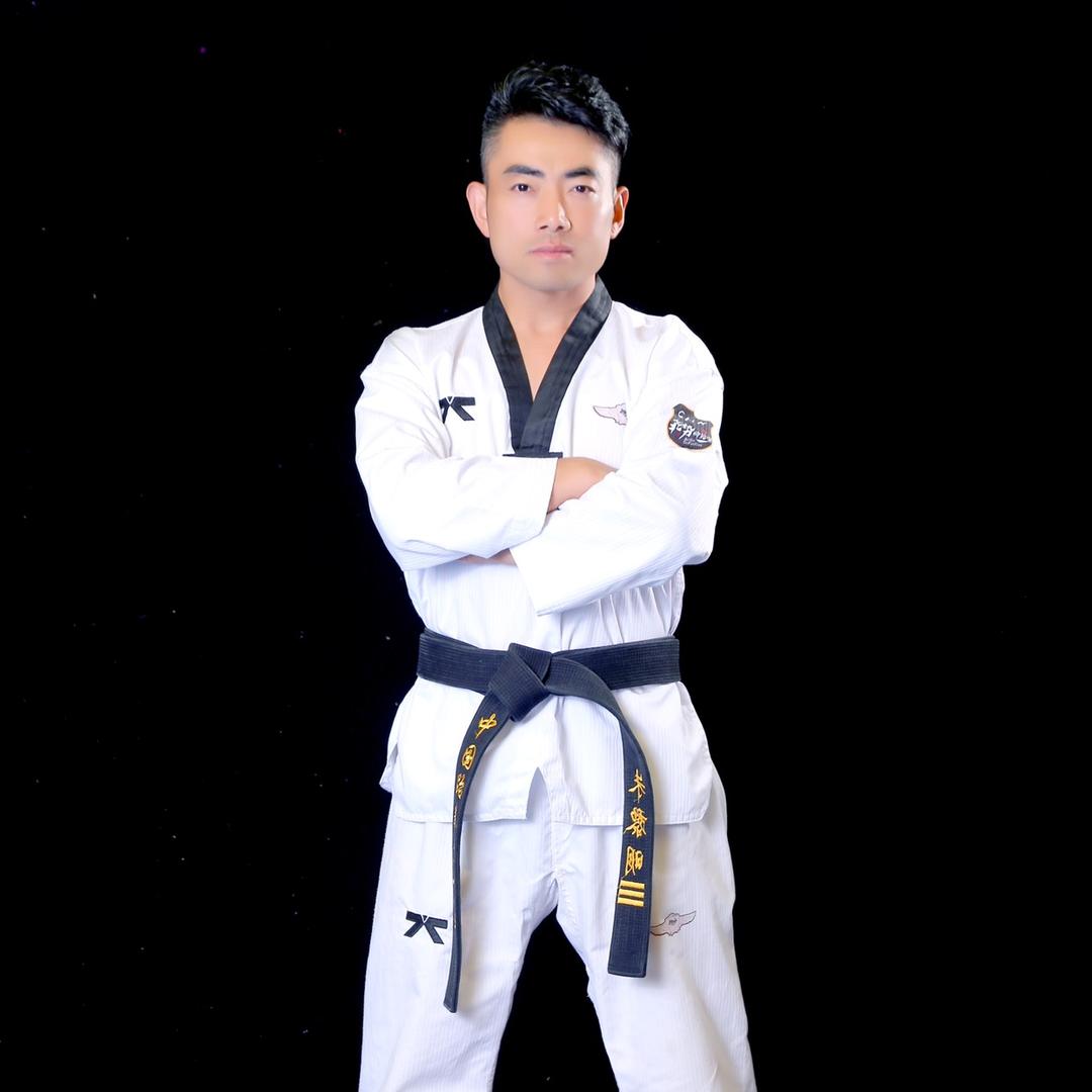 内丘县教格斗，散打，跆拳道的朱教练