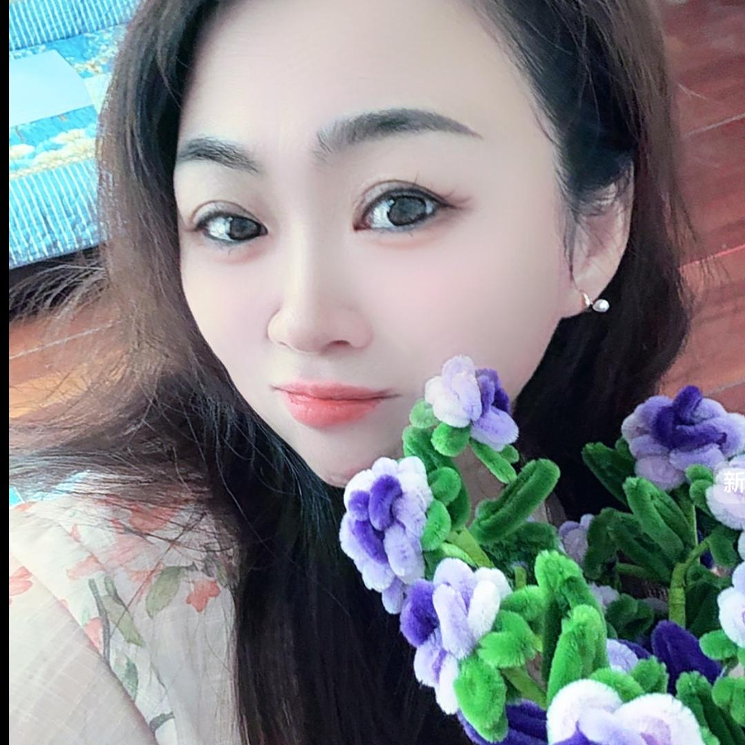 上海法拉利小姐姐，不定时开播巜厨窗有物》