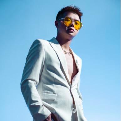 Gary。
